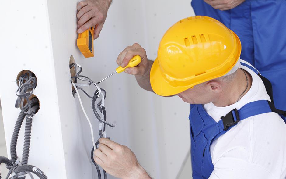 cherche électricien pas cher Saint-Thibault-des-Vignes